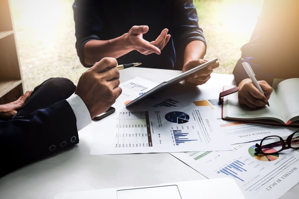 The Strategic Edge: How to Analyze Market Trends for Competitive Advantage